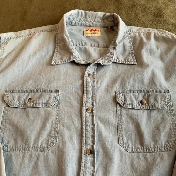 Men’s Wrangler long sleeve blue button up shirt. Size 3XL. - Picture 5 of 8
